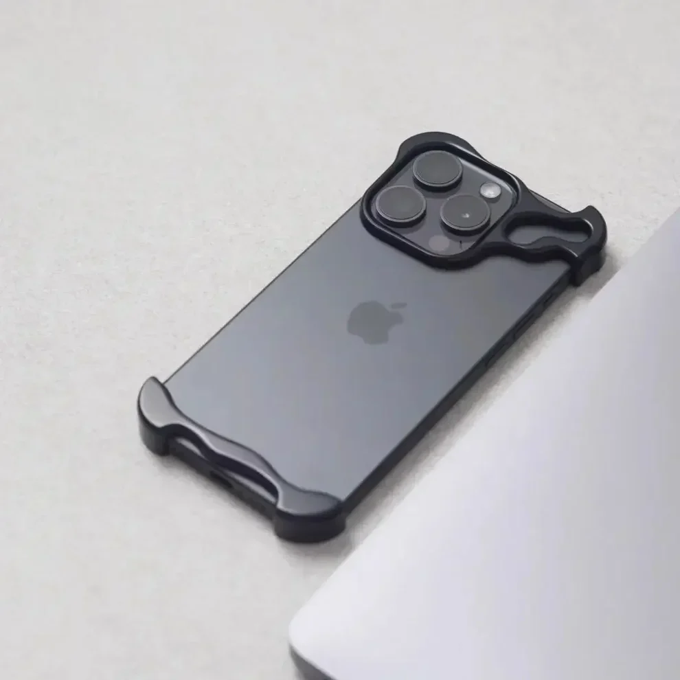Luxury Aluminum Borderless Bumper Case with Camera Rings - Image 3