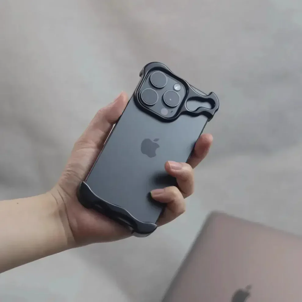 Luxury Aluminum Borderless Bumper Case with Camera Rings - Image 7